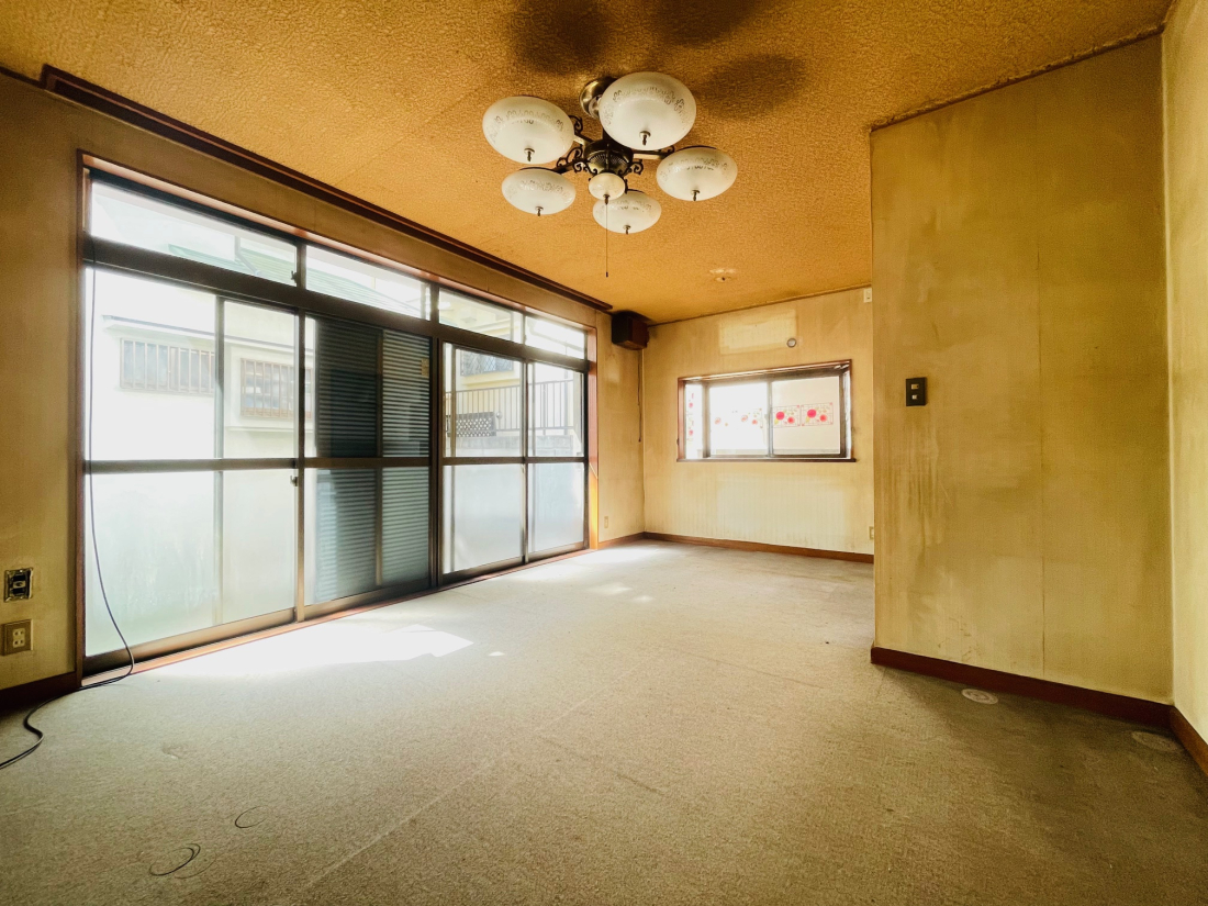 ���r���O -