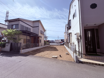 �O�ʓ��H�܂ތ��n�ʐ^ -