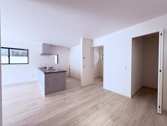 ���r���O -