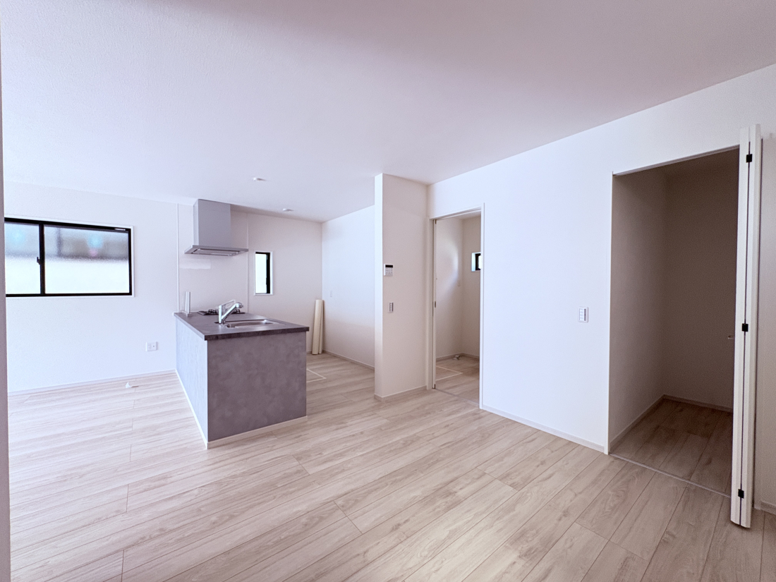 ���r���O -