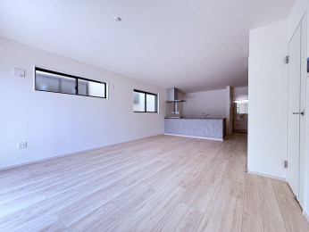 ���r���O -