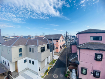 �Z�˂���̒��]�ʐ^ 3�K�o���R�j�[����̒��]