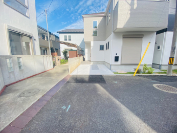 �O�ʓ��H�܂ތ��n�ʐ^ �쑤�O�ʓ��H