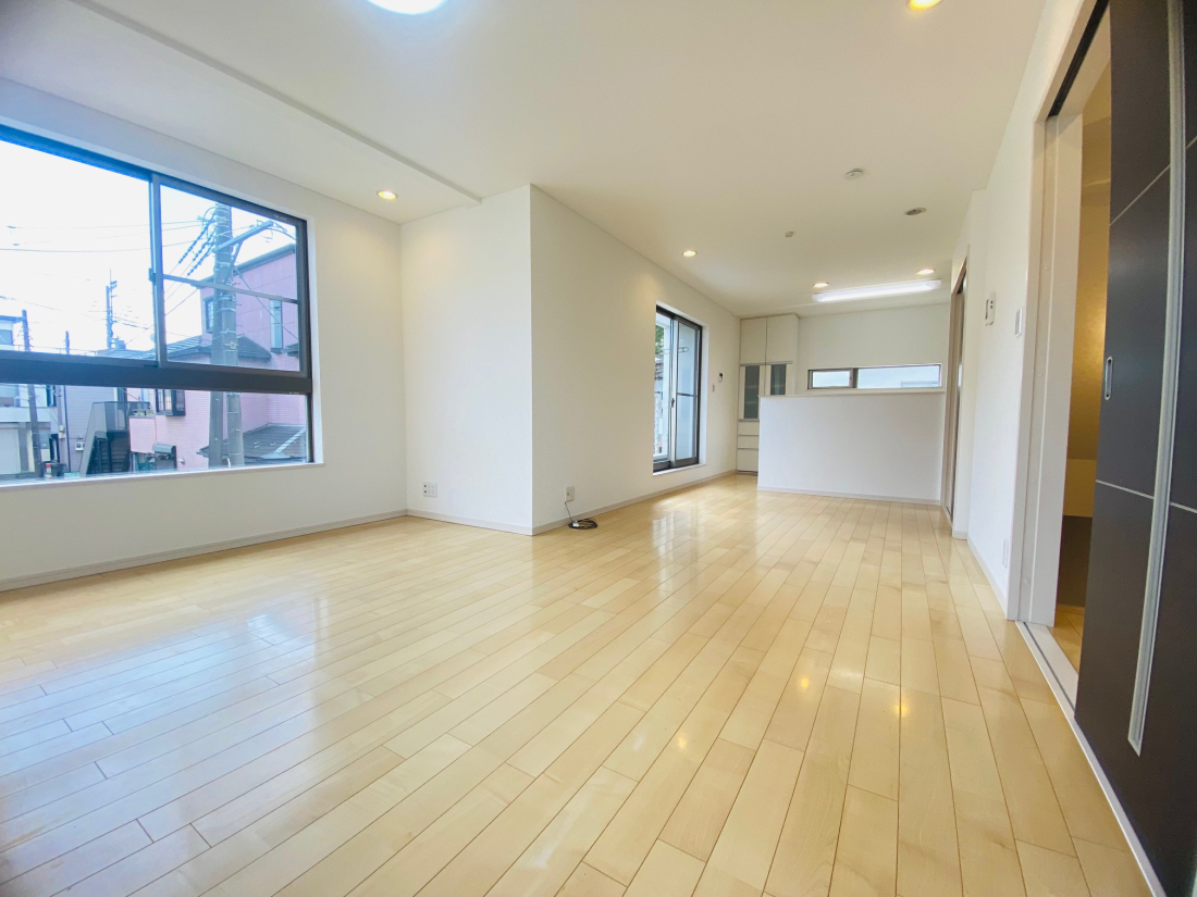 ���r���O -