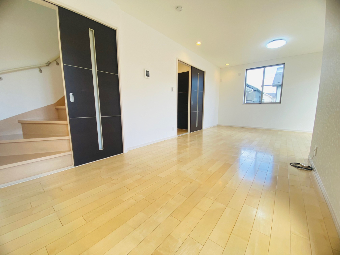 ���r���O -