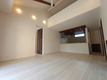 ���r���O ���ł������w���\�ł��I