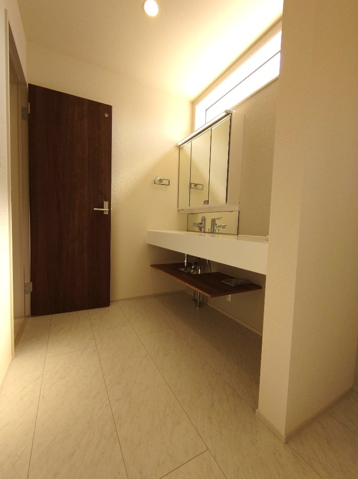 ���f���n�E�X�ʐ^ -