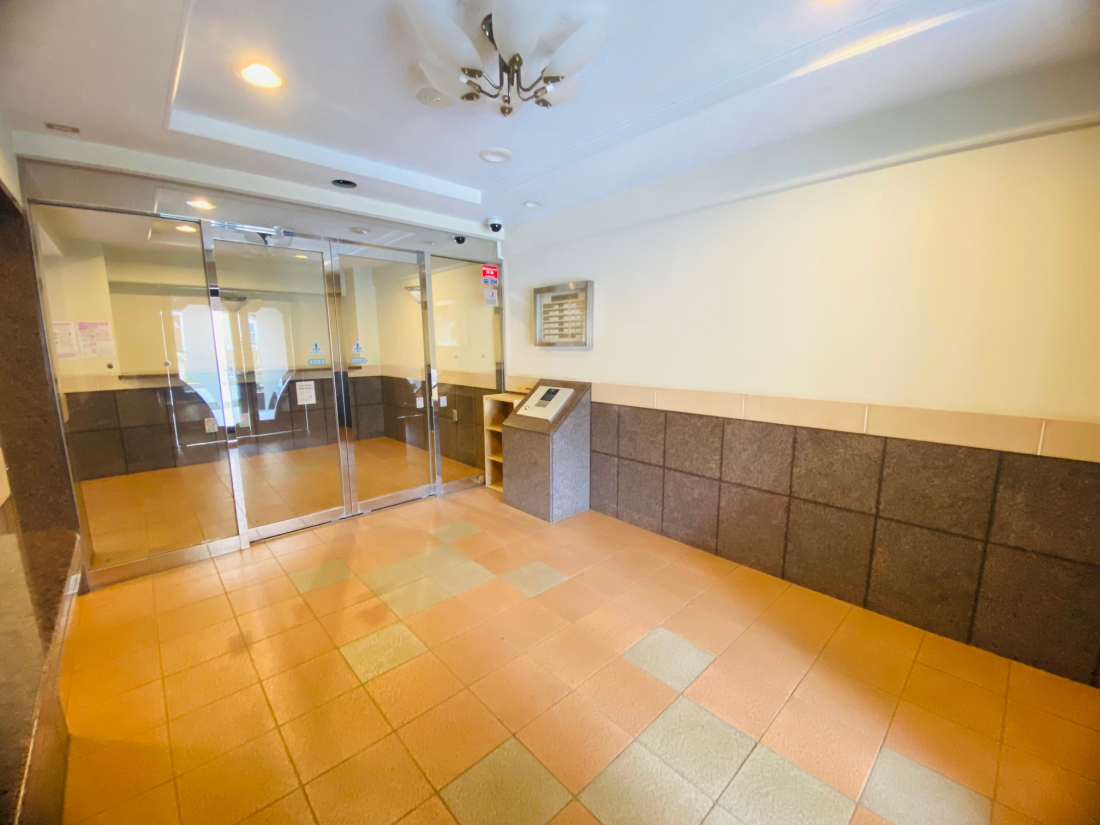 �G���g�����X -