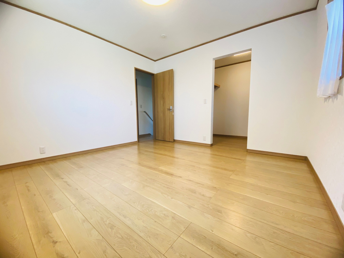 �m�� ��8��