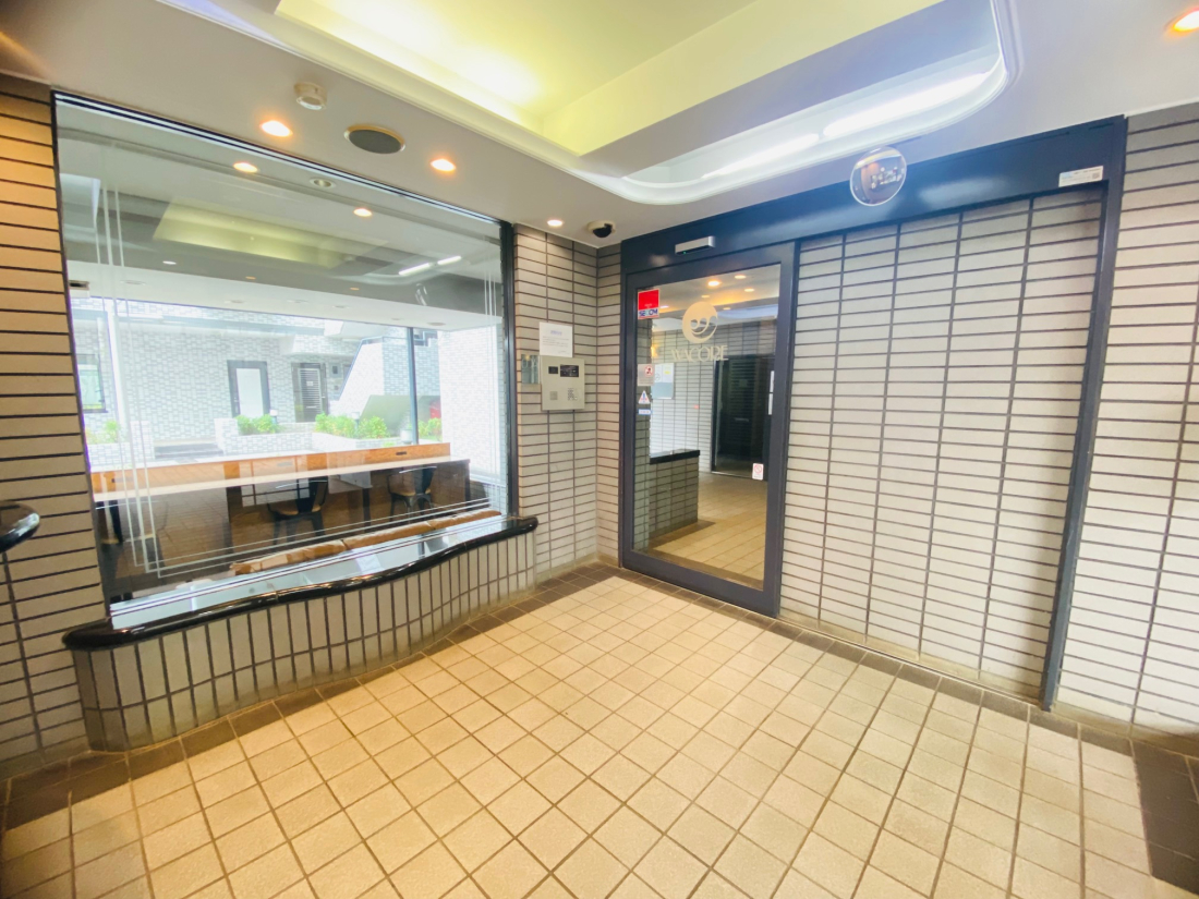 �G���g�����X -