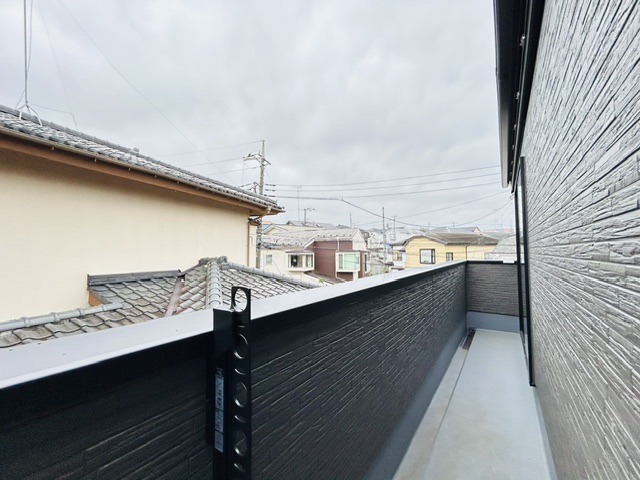 �o���R�j�[ -
